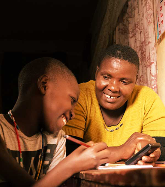 Helping caregivers foster learning at home in Kenya